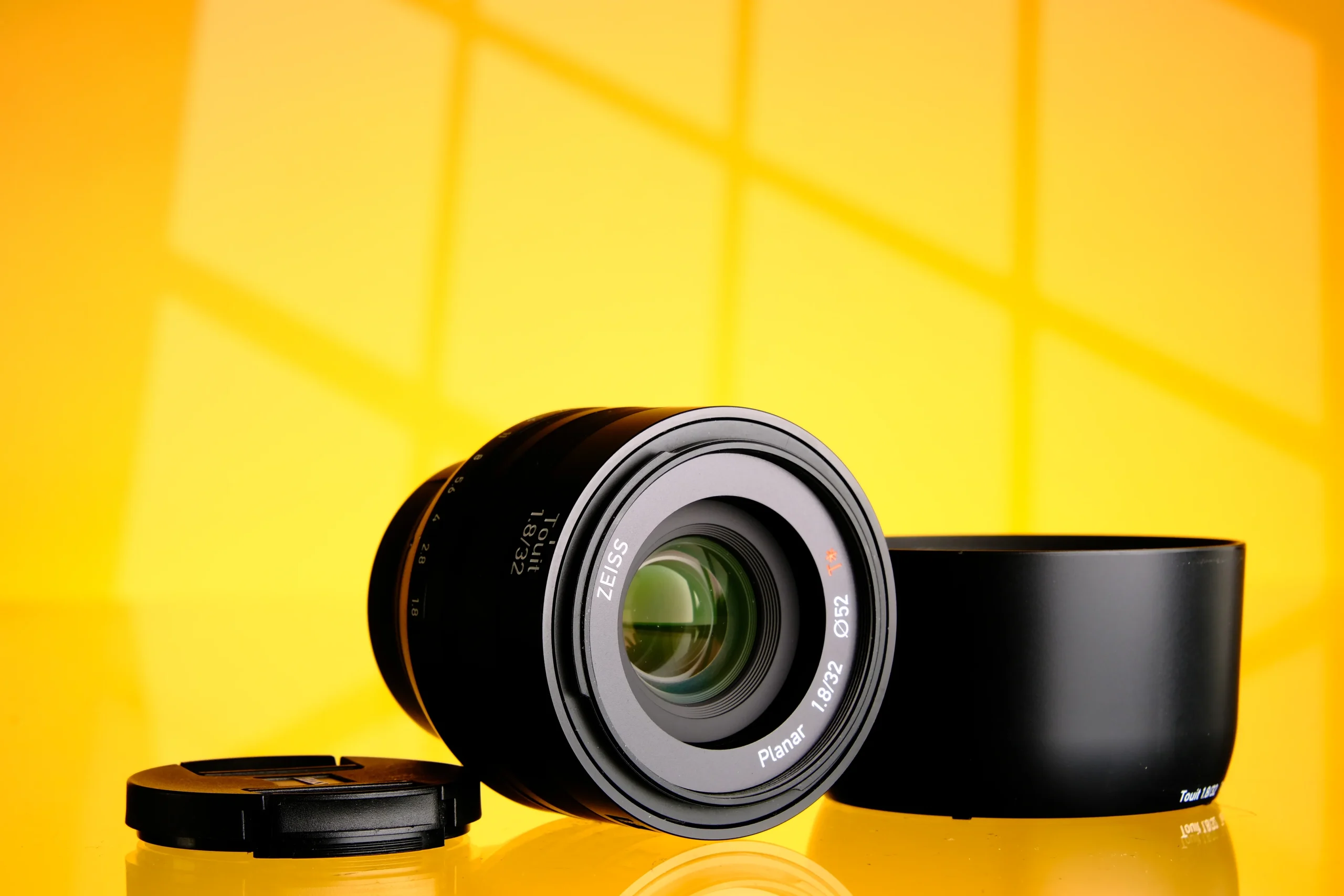 Carl Zeiss Planar 32mm F/1.8 Fujifilm X Mount Lens