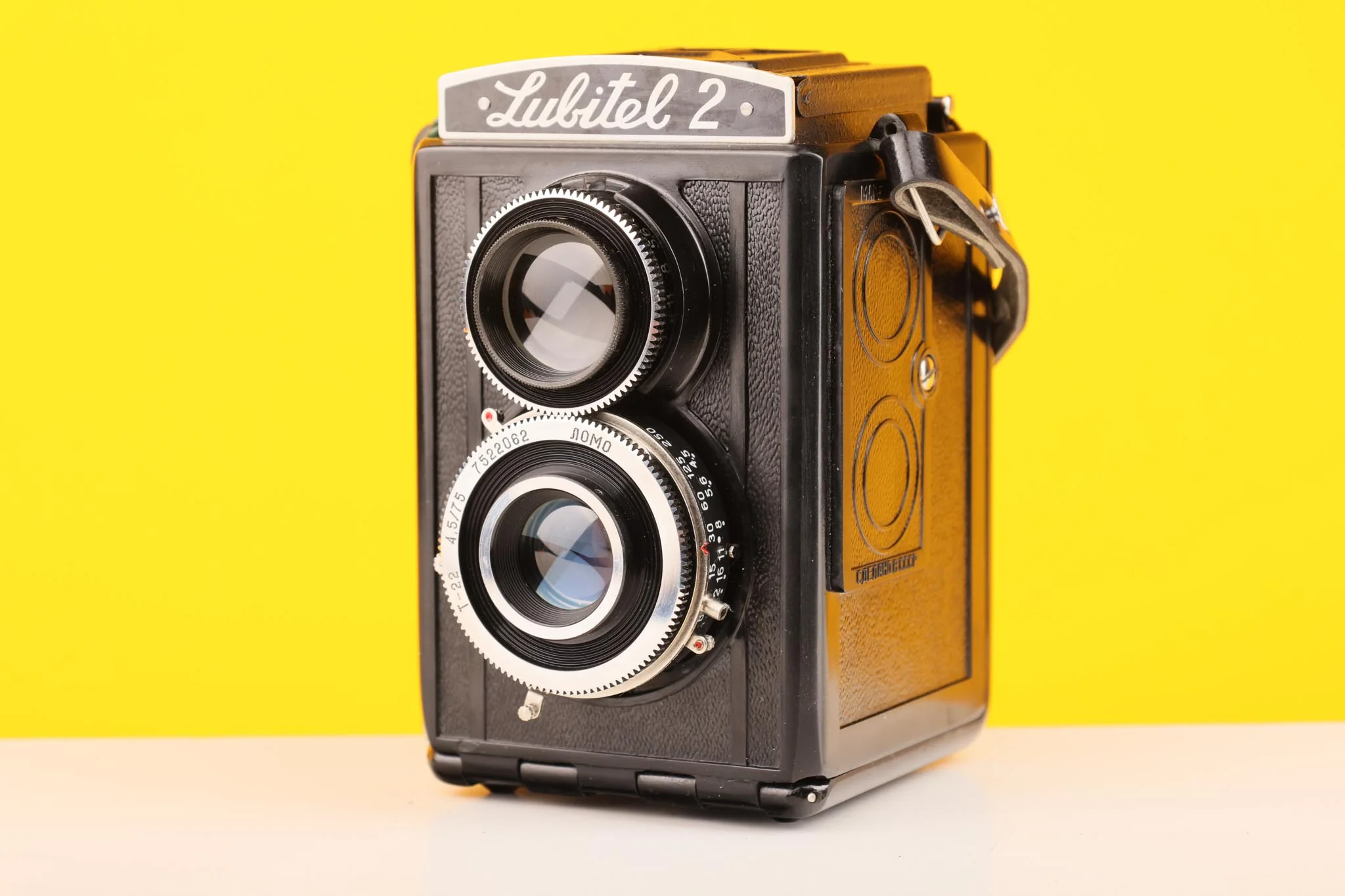 Lubitel 2 Vintage TLR 120 Medium Format Film Camera with Case